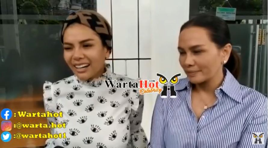 Nikita Mirzani dan Fitri Salhuteru saat sidang (9/3/2020)