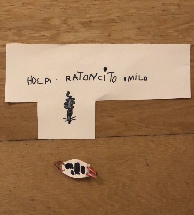 Niño da positivo a COVID-19 y hace tierno cubrebocas al ratón de los dientes