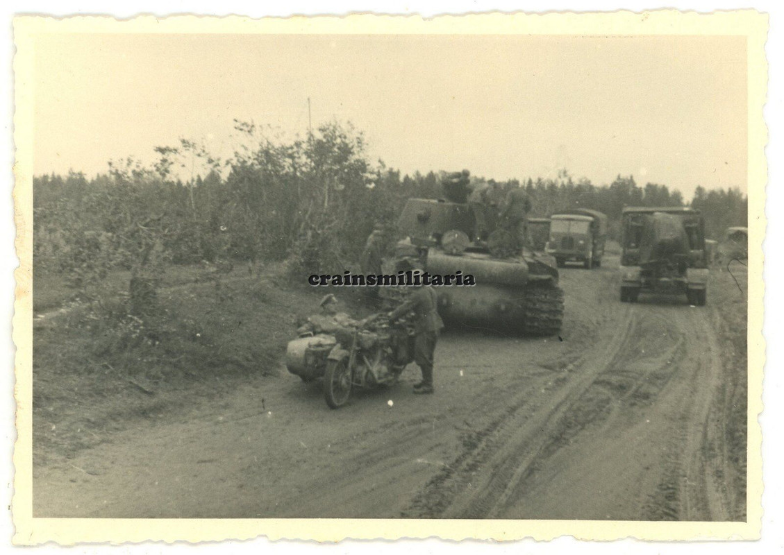 Orig. Foto zerstörte KW-1 KV-1 Beute Panzer Tank Litauen Lettland Russland 1941 (2)