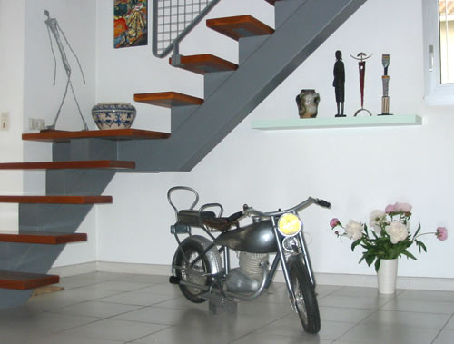 500Obj_moto1-thumb-500x379