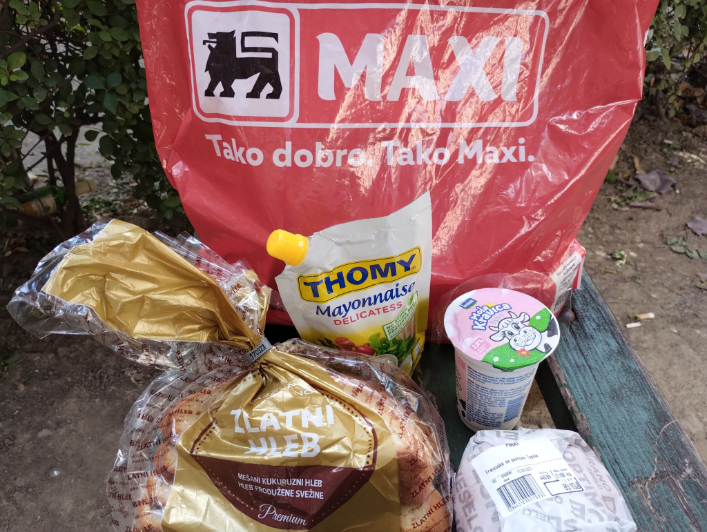 Parizer-Jogurt-Majonez-Pola-Hleba.jpg