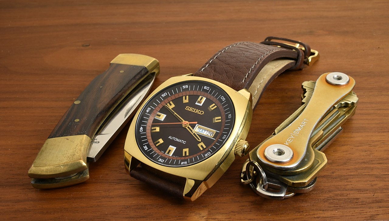 recraft-gold-kabar-k.jpg