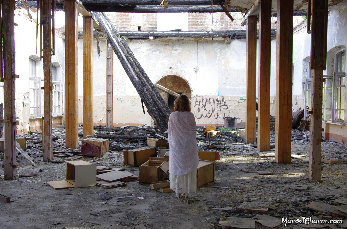 MarvelCharm_Nicolette-Ruins-002