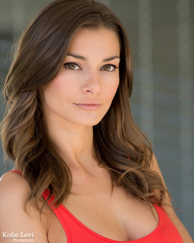 julia lacour in answer #2063670