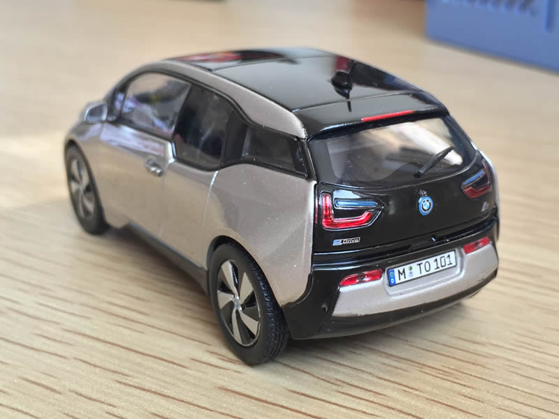 157_bmw_i3_back