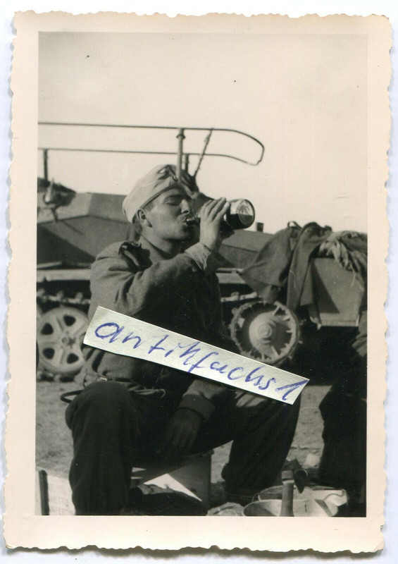 WH-Funk-Schützen-Panzer des Afrikakorps in Afrika im 2.WK