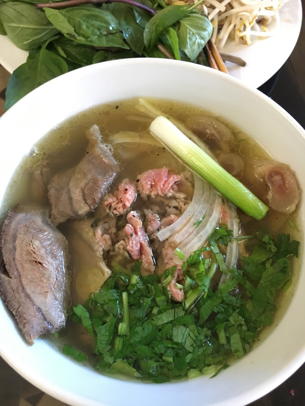 Mời các bé dùng phở  IMG-2685