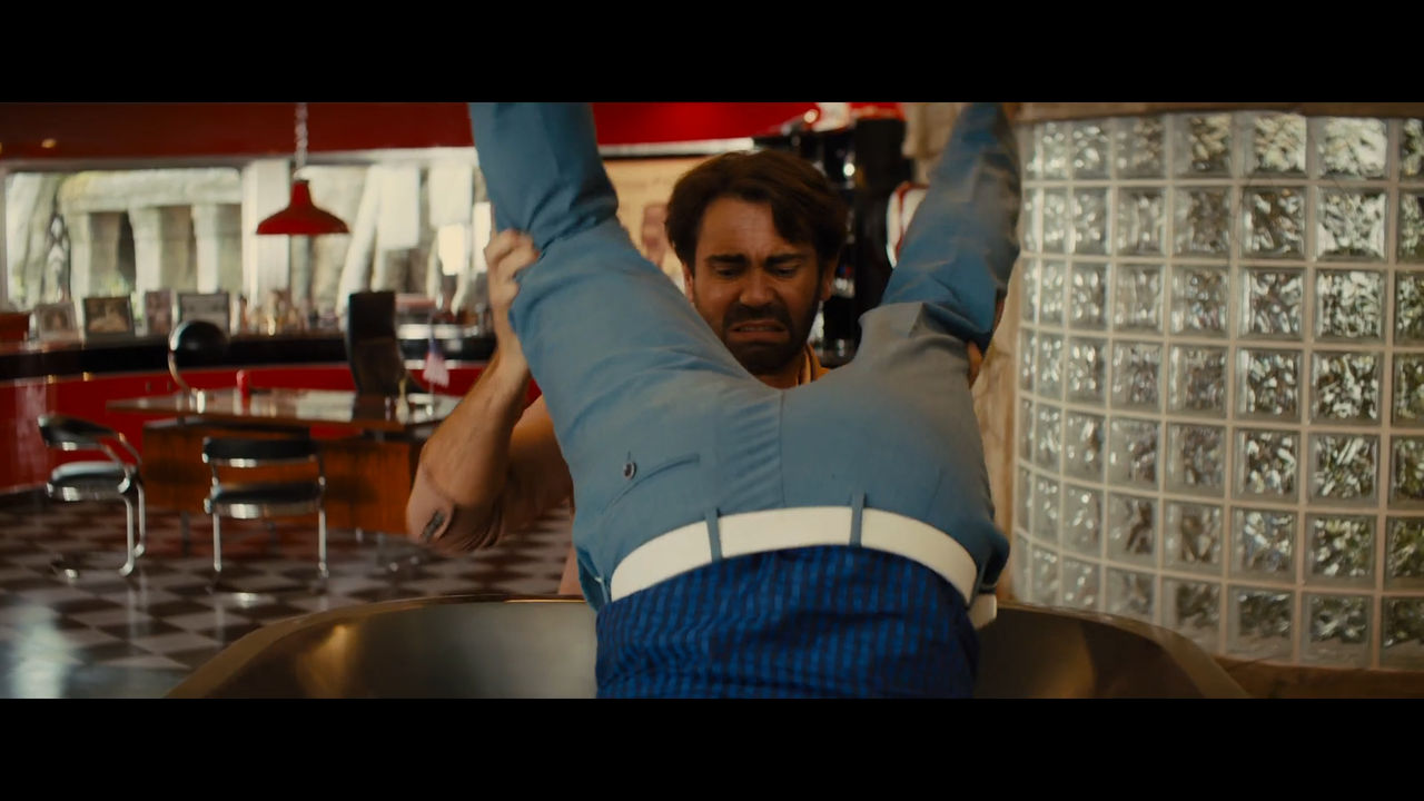 Kingsman-The-Golden-Circle-2017-BRRip-1080p-LATi-NO-ENG-AC3-mkv-000950326.png