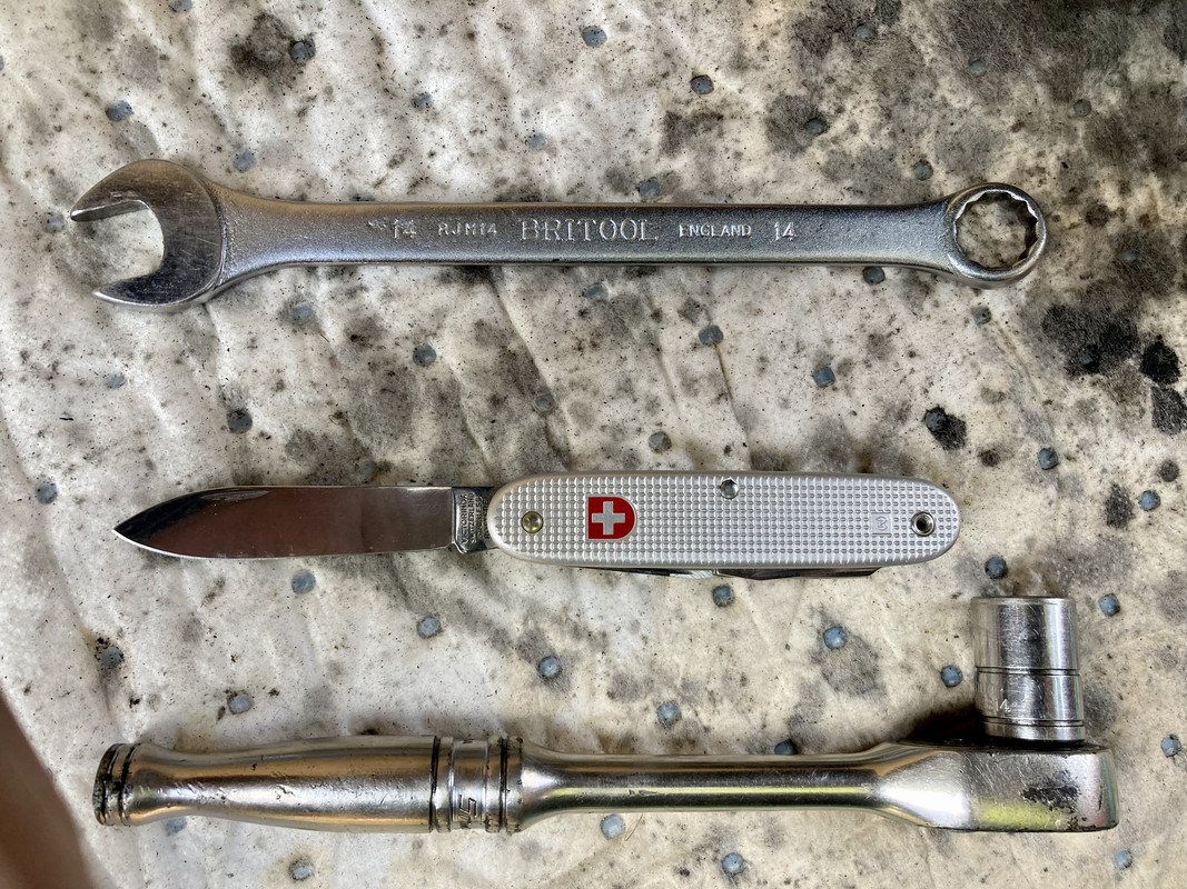 ECCDE6AD-A6BB-4000-AC93-FBECD75D4461