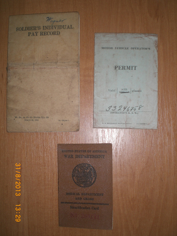 22a - Lote del mismo soldado ( Cartilla, Permiso conducir, Carné