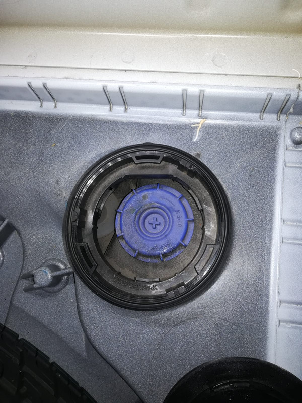 0296b6d0-08ff-4d27-8eb4-b238a6dc878f