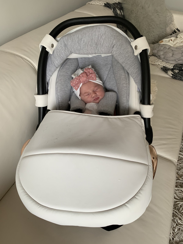 9F532BB2-F1A2-4BAD-B37B-B8DFCD901AE1