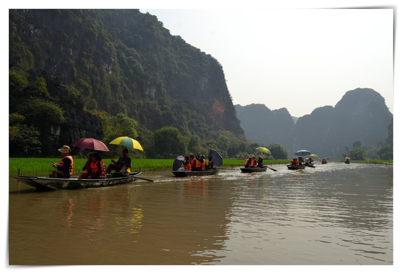 Tam Coc, rios, montañas y campos de arroz. - De la bahía de Halong a los templos de Angkor (8)