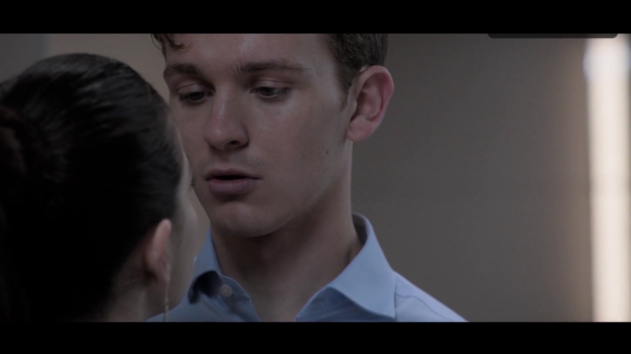 vlcsnap-2020-12-03-18h34m01s035