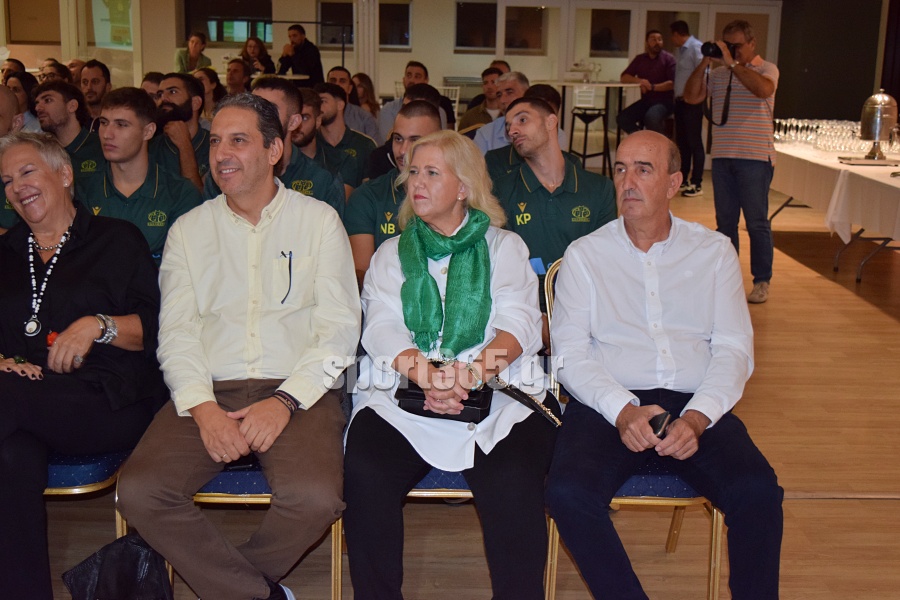 , &Kappa;&alpha;&lambda;&alpha;&mu;ά&tau;&alpha; 80: &Tau;ί&mu;&eta;&sigma;&epsilon; &chi;&omicron;&rho;&eta;&gamma;&omicron;ύ&sigmaf; &kappa;&alpha;&iota; &upsilon;&pi;&omicron;&sigma;&tau;&eta;&rho;&iota;&kappa;&tau;έ&sigmaf;, &pi;&alpha;&rho;&omicron;&upsilon;&sigma;ί&alpha;&sigma;&epsilon; &tau;&eta; &phi;&alpha;&nu;έ&lambda;&alpha; &kappa;&alpha;&iota; &tau;&omicron; ό&rho;&alpha;&mu;&alpha; &gamma;&iota;&alpha; &tau;&eta; Volley League – &Phi;&omega;&tau;&omicron;&gamma;&rho;&alpha;&phi;ί&epsilon;&sigmaf; &kappa;&alpha;&iota; &beta;ί&nu;&tau;&epsilon;&omicron;