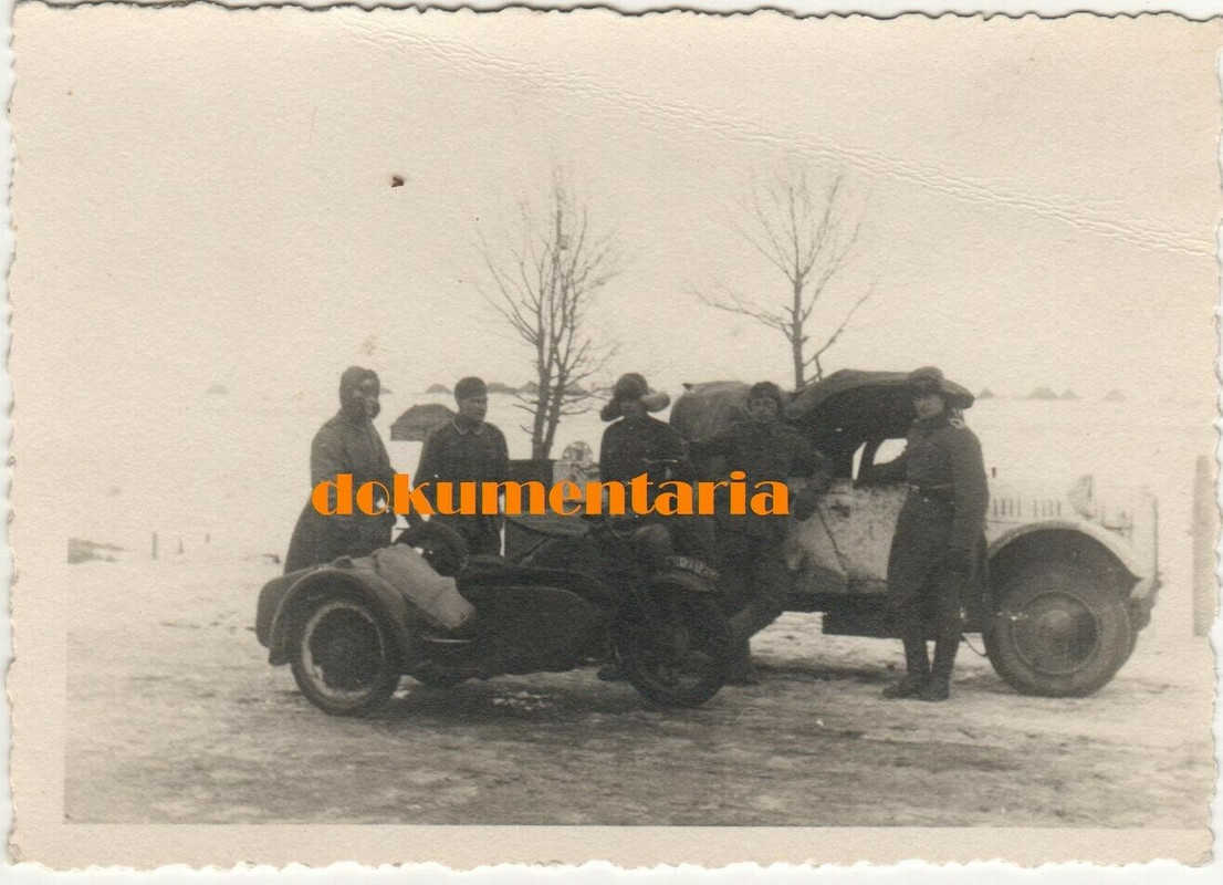Foto Front-Einsatz Krad Motorrad Kübelwagen Tarn-Anstrich camo B