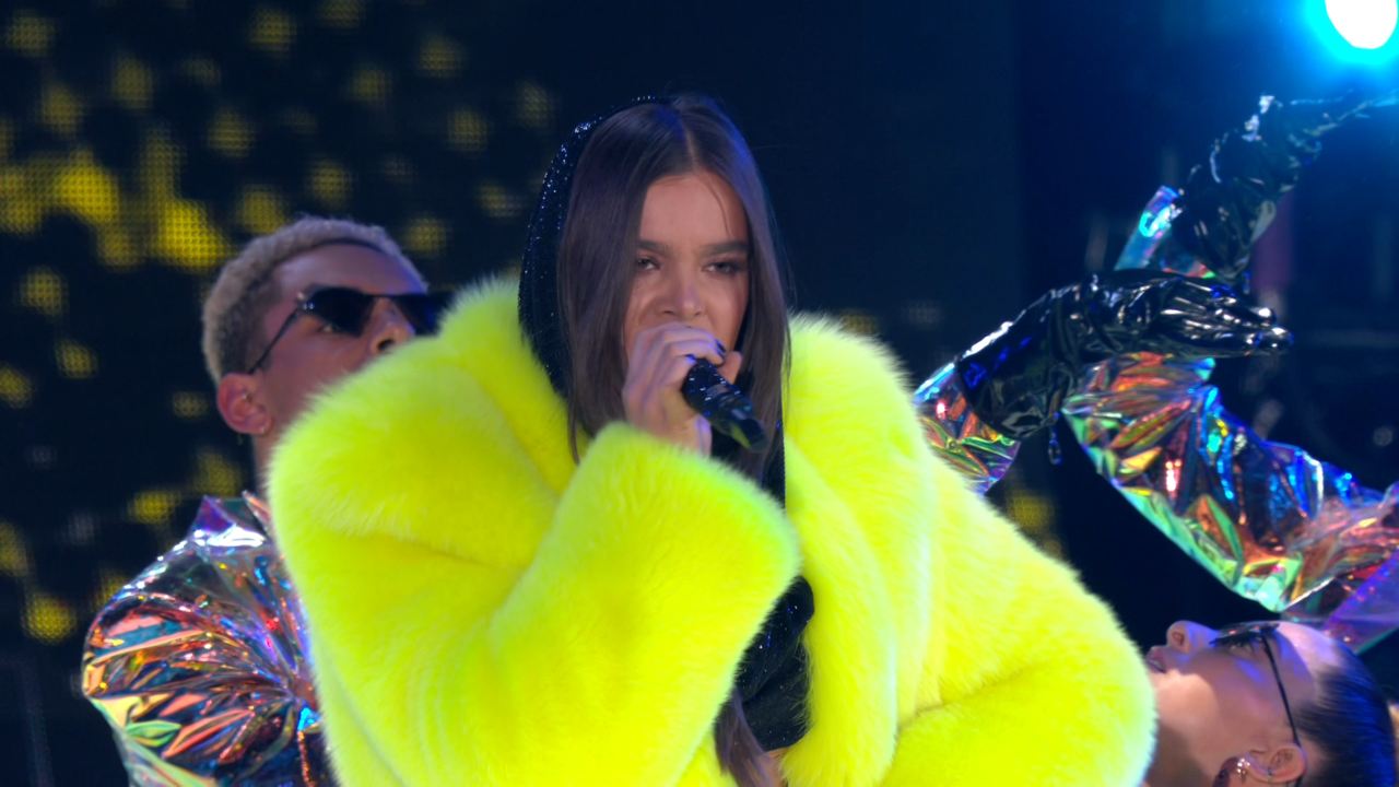 5.Hailee Steinfeld -Back to Life(2018 MTV EMAs,nov 4)(FEED-1080i