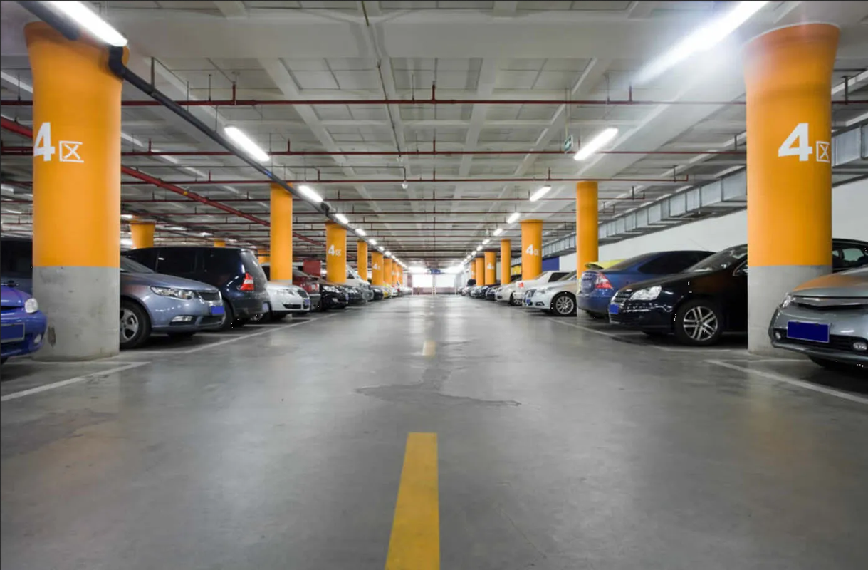 Diputados de Morena proponen eliminar cobros en estacionamientos comerciales