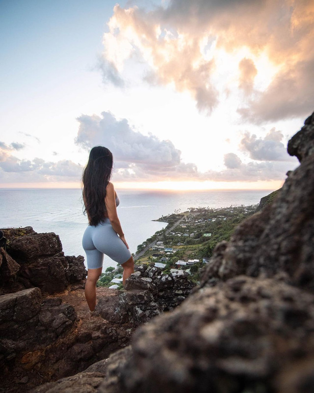 tightshorts328_W_A_VIEW-OAHU-WINDWARDMALL