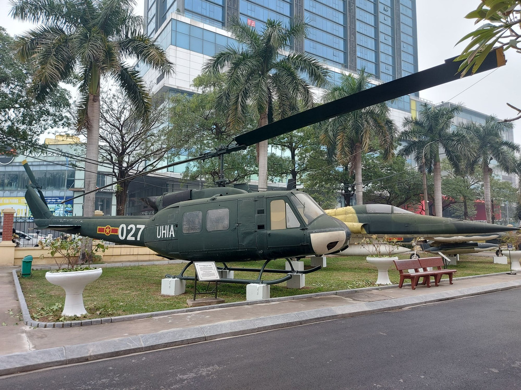 UH-1.jpg