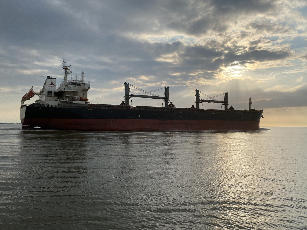 9083B848-CE0A-4117-B961-82F16A42FBF7