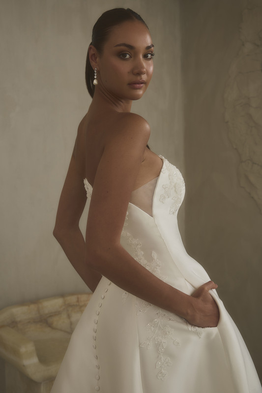 Casablanca Bridal Hadley Side Profile Detail