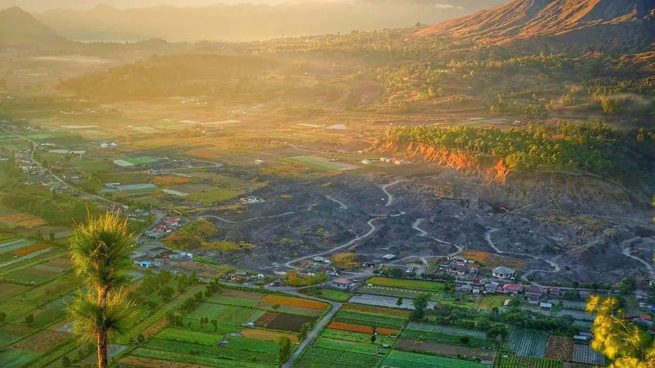 Desa Pinggan: Pesona Sunrise dan Warisan Budaya di Atas Awan Bali