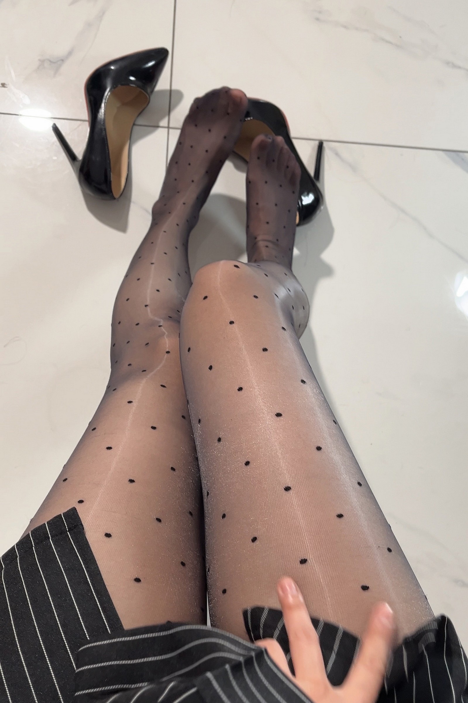 无影喵喵 秘书 Cosplay 写真＋视频合集｜职业制服风高清摄影（98P｜6V｜1.24GB）插图6