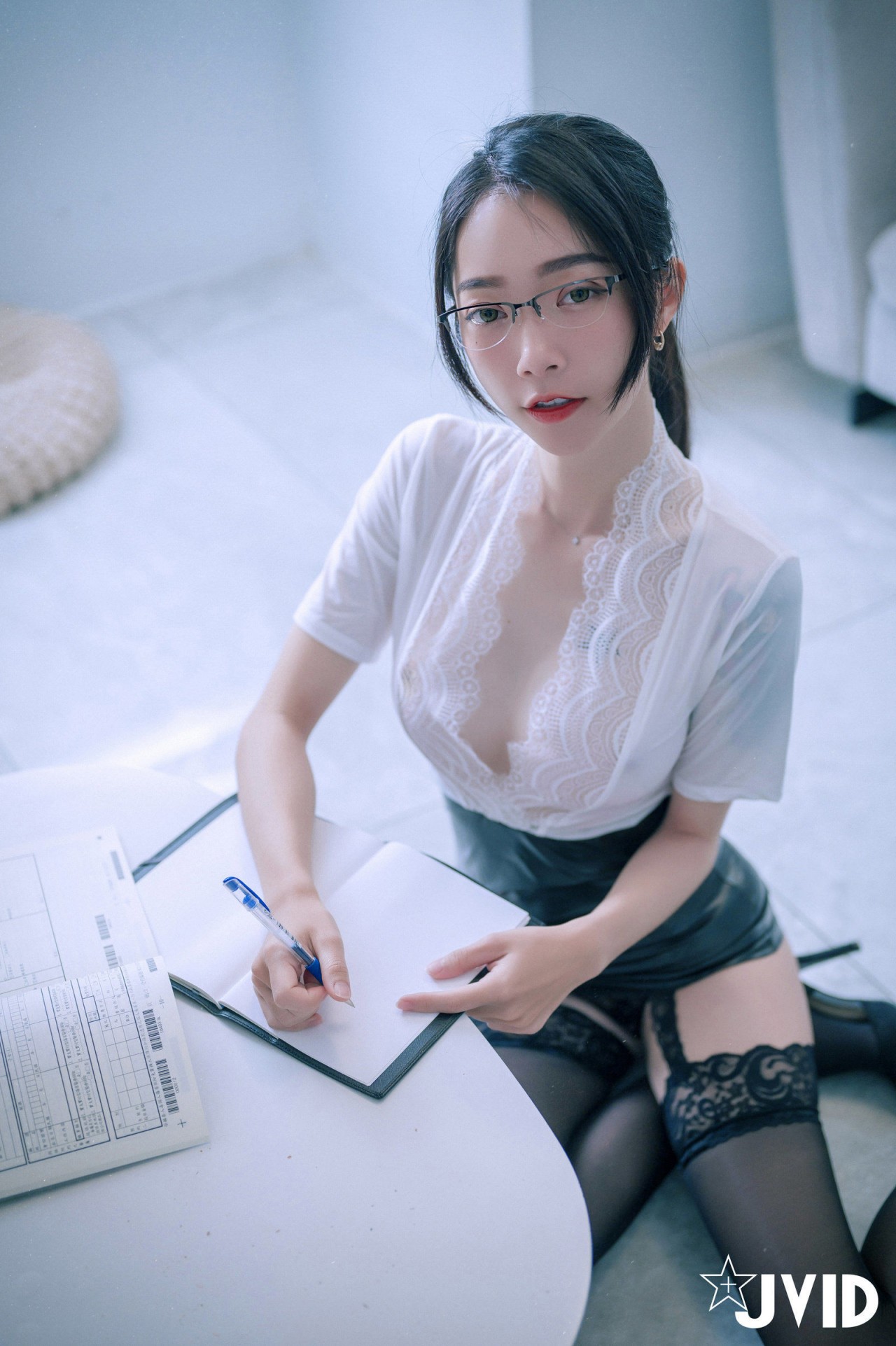 jvid 飘 飘《性感保险业务员》写真作品欣赏，较为性感的风格插图4