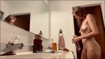 [Image: Voyeur61635105341.jpg]