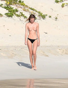 Edita-Vilkeviciute-Sigute-Krilaviciute-On-the-Beach-in-St.-Barts-April-3-2014-132-gigapixel-low_res-