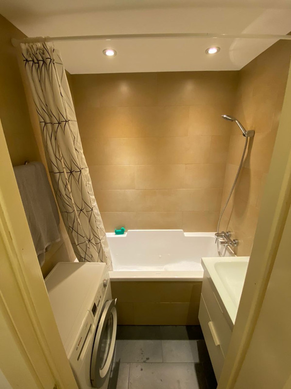 C7E68BF0-1DA0-4278-90AF-6325123AF052