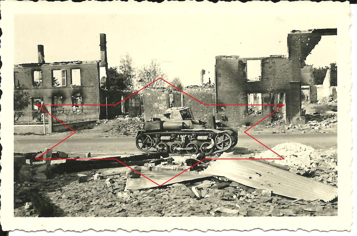 Zerstörteter Deutscher Panzer in Frankreich Ruin