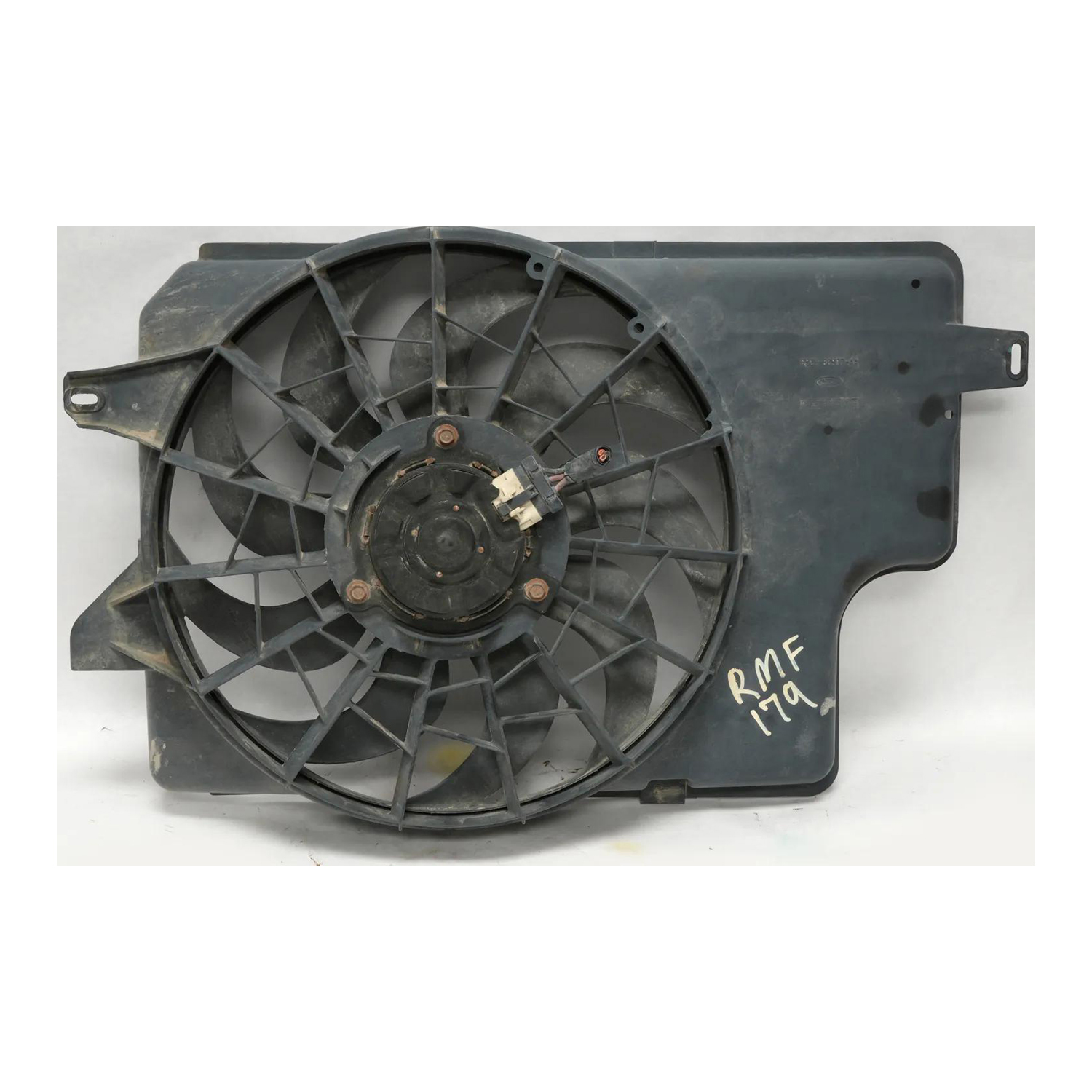 Radiator Fan for 94-96 Ford Mustang V6 3.8L V8 4.6L 5.0L - Picture 3 of 7