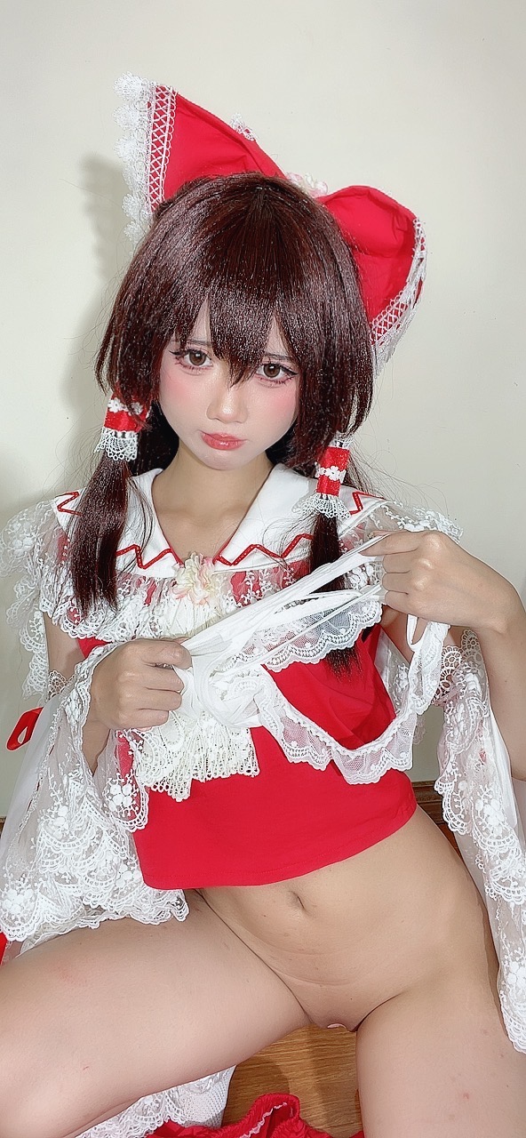 PoppaChan Reimu Hakurei Cosplay (Touhou Project) – 111 Photos 14 Videos 1.13GB插图5