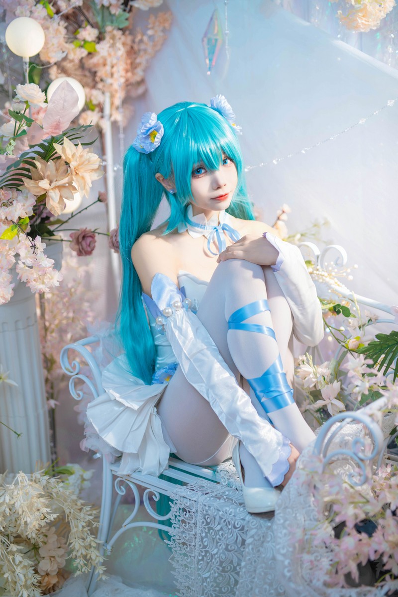 艾西Aiwest 初音未来粉蝶花Cosplay写真图集 Miku高清美图 44P (159.9M)插图6