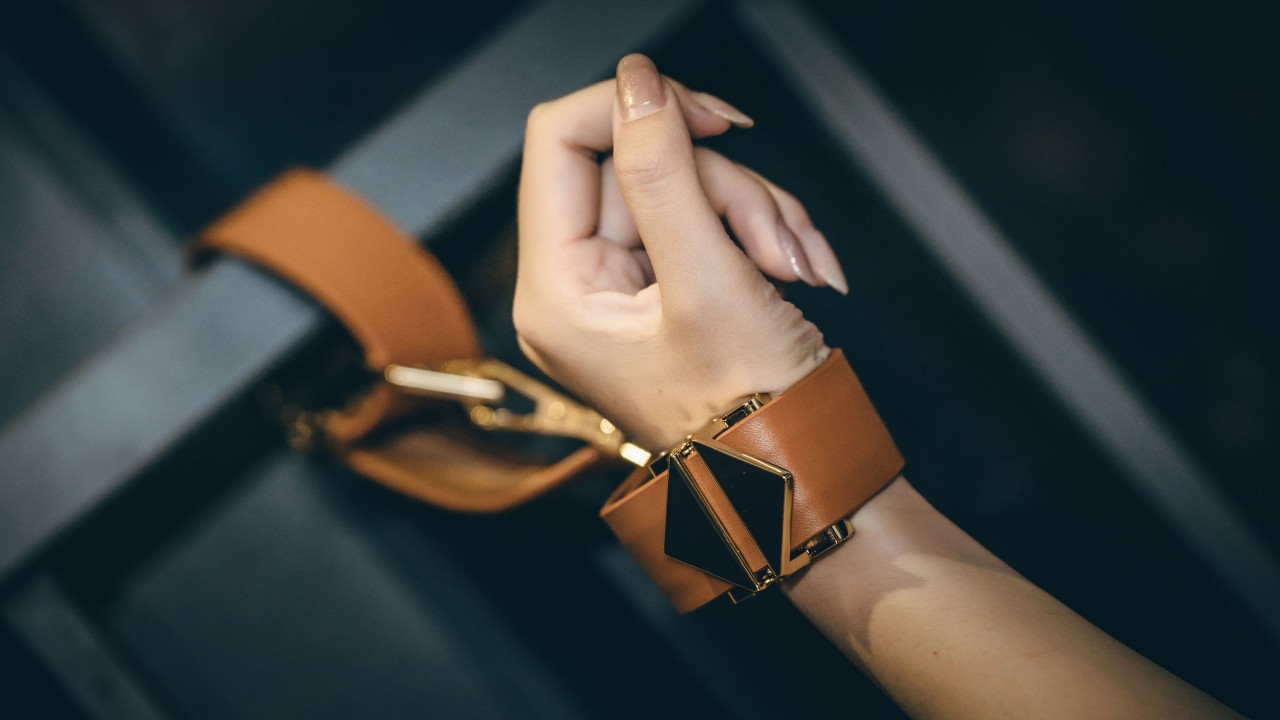 茶籽ccz COS《叛逆の魅魔》写真，隐若现的身体曲线插图2