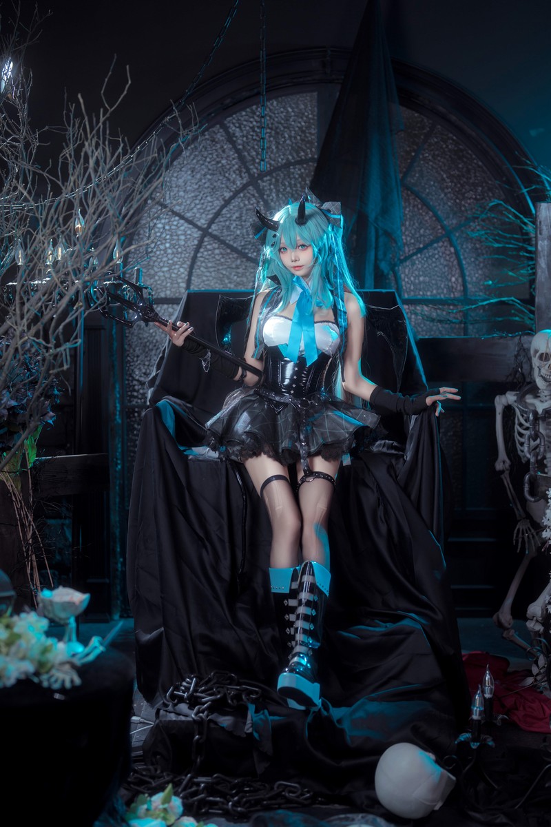 艾西Aiwest 初音未来小恶魔Cosplay写真图集 Miku恶魔主题高清图集 26P (157.7M)插图1