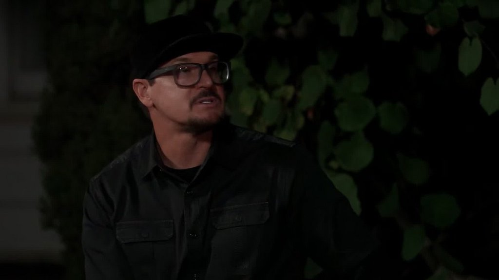 [Image: p72pwahi9d6b.jpg]