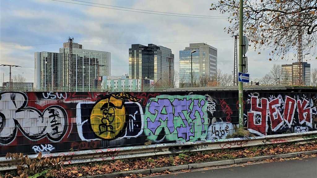 2022-12-06-essen-skyline-aus-s-dost-1.jpg