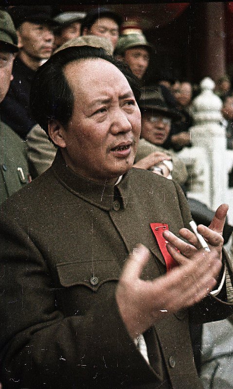 Провозглашение Китайской Народной Республики 1 октября 1949 г. Провозглашение Китайской Народной Республики 1 октября 1949 г. снимке, Владиславович, Владислав, Микоша, серой, куртке, СНИМКОВ, МНОГОМНОГО, КАТОМ, фотокинооператор, советский, случаю, октября, Тяньаньмэ́нь, площади, провозглашение, Китайской, автор, республики, Народной