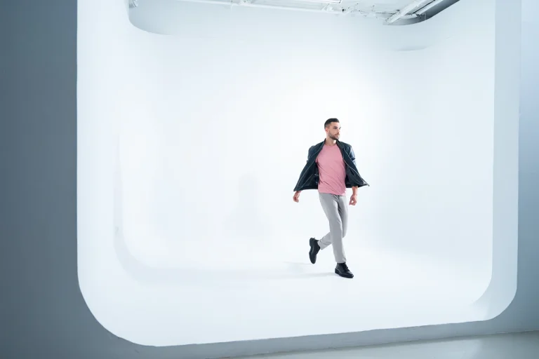 Фотосессия на белой циклораме