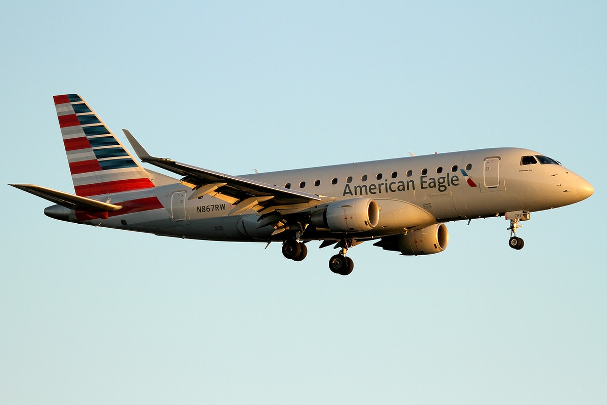 049_ERJ-170-100SU_N867RW ∕ C67_American Eagle