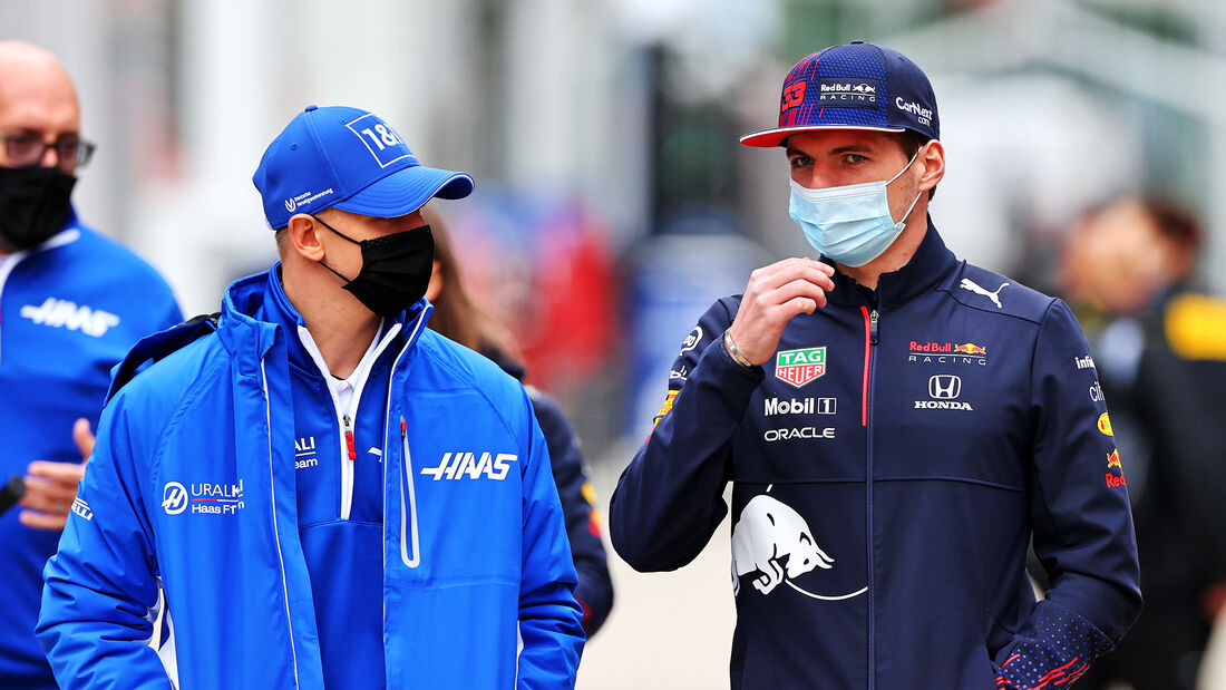 Mick-Schumacher-Max-Verstappen-Formel-1-Imola-GP-Emilia-Romagna-15-April-2021-169Gallery-be355ecf-17