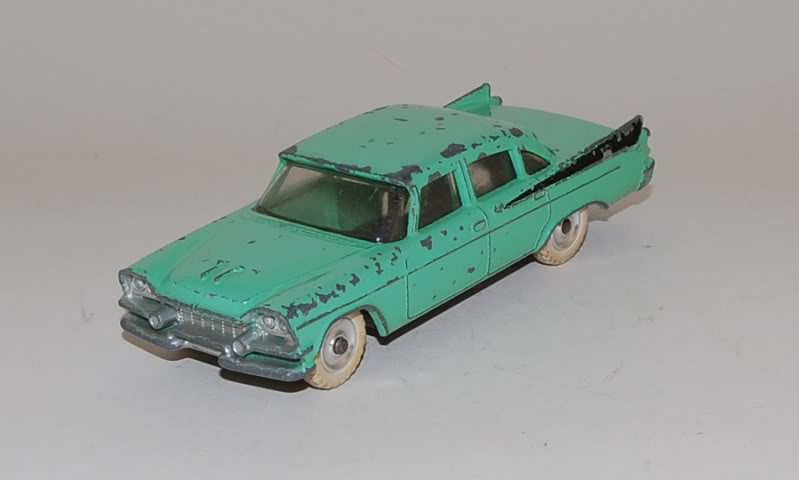 DinkyDodgeRoyalSedan191-4