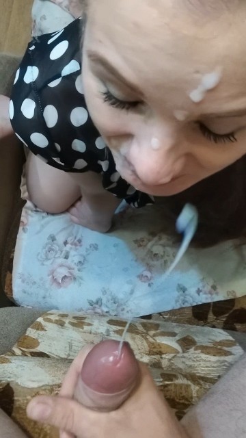 Amateur Babe's Facial Ending Cumshot 8129 2