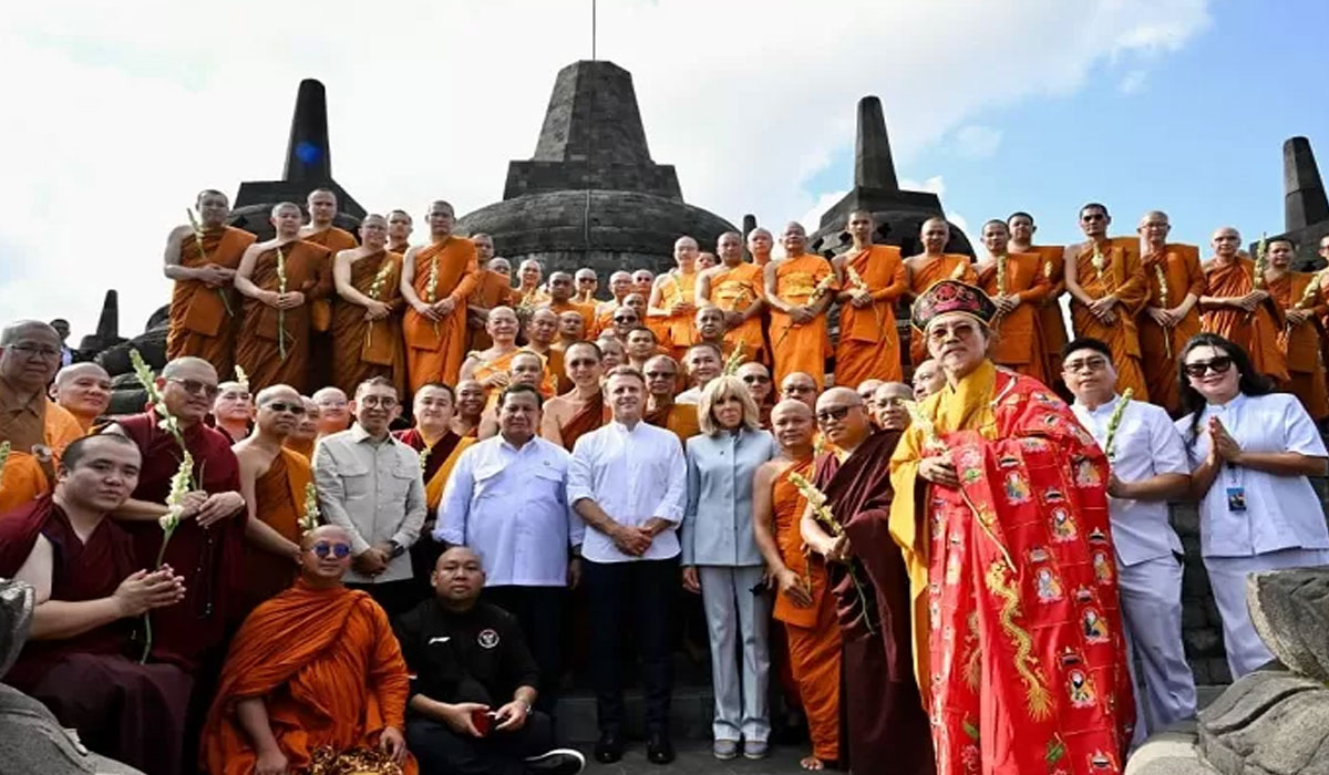 Prabowo Dampingi Presiden Macron Kunjungi Akmil dan Borobudur!