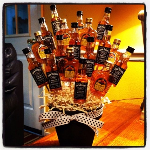 [Image: 2-liquor-bouquet-500x500.jpg]