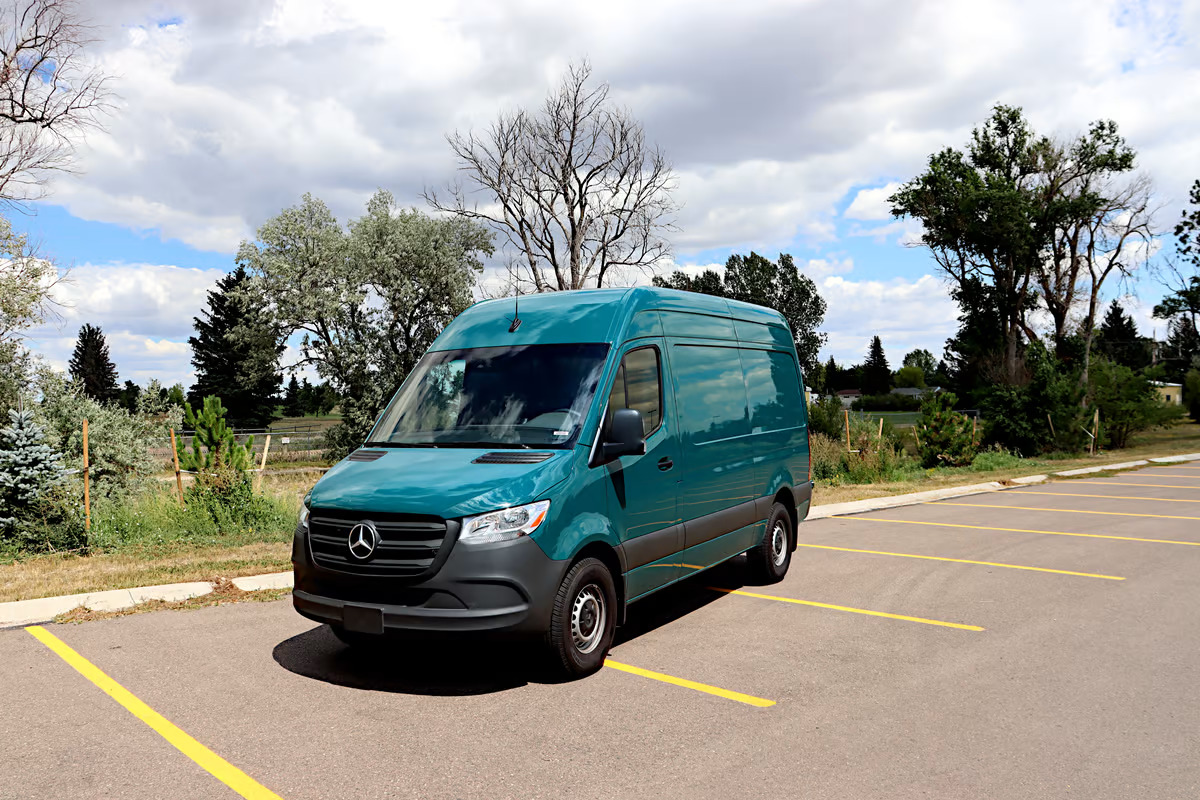 How To Customize Your Commercial Van To Suit Your Business Needs?