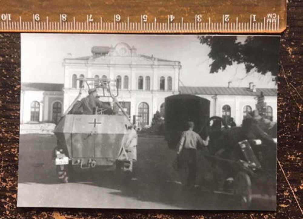 2WK foto Litauen Wilna Bahnhof Panzer Panzerwagen Vilnius